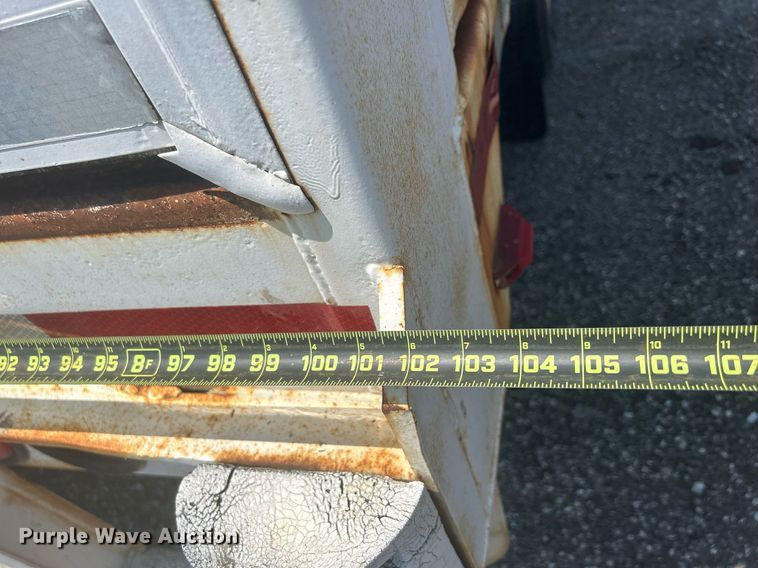 image for item DR4742 1995 NuVan  side curtain trailer