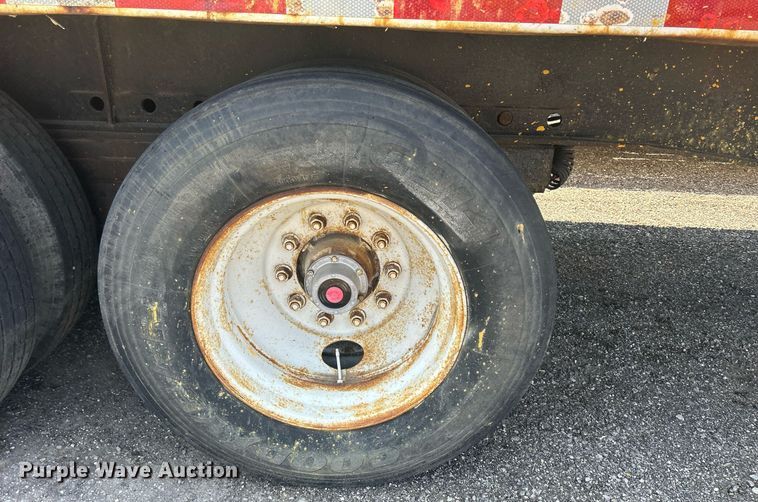 image for item DR4742 1995 NuVan  side curtain trailer