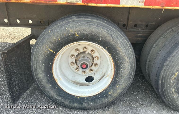 image for item DR4742 1995 NuVan  side curtain trailer