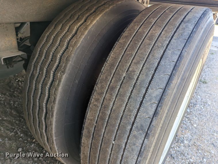 image for item DR6976 1996 Stoughton  dry van trailer