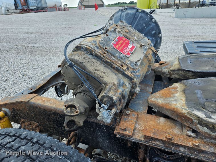 image for item DS6471 1998 International 9400 semi truck