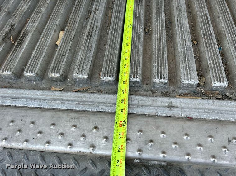 image for item DS8995 2016 Isuzu NRR  refrigerated truck