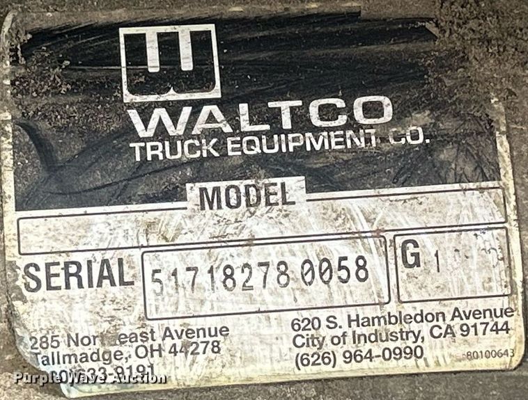 image for item DS8995 2016 Isuzu NRR  refrigerated truck