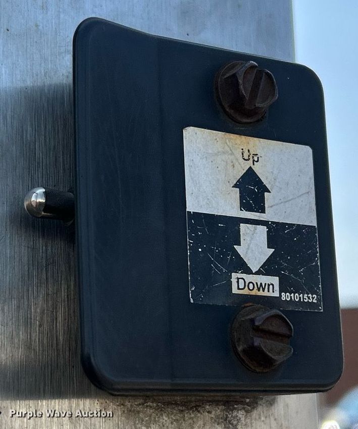 image for item DS8995 2016 Isuzu NRR  refrigerated truck