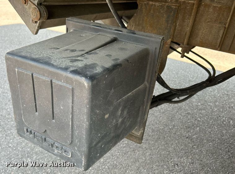 image for item DS8995 2016 Isuzu NRR  refrigerated truck