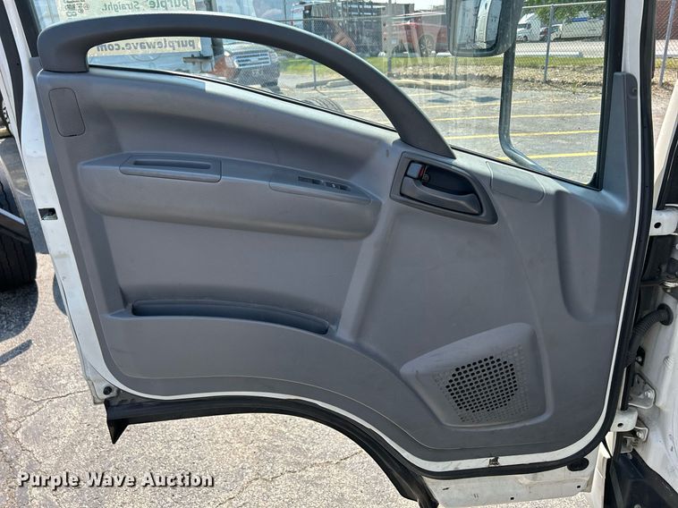 image for item DS8995 2016 Isuzu NRR  refrigerated truck