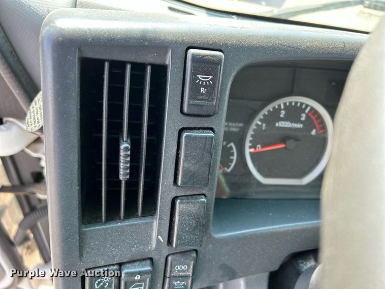 image for item DS8995 2016 Isuzu NRR  refrigerated truck