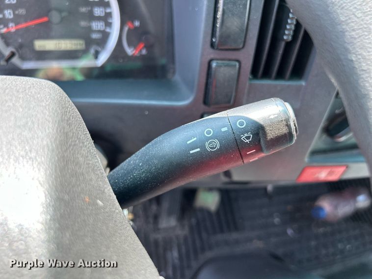 image for item DS8995 2016 Isuzu NRR  refrigerated truck