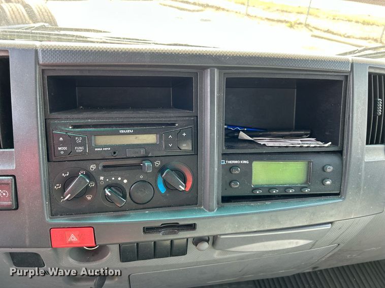 image for item DS8995 2016 Isuzu NRR  refrigerated truck