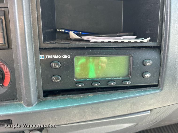 image for item DS8995 2016 Isuzu NRR  refrigerated truck