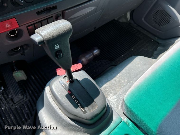 image for item DS8995 2016 Isuzu NRR  refrigerated truck