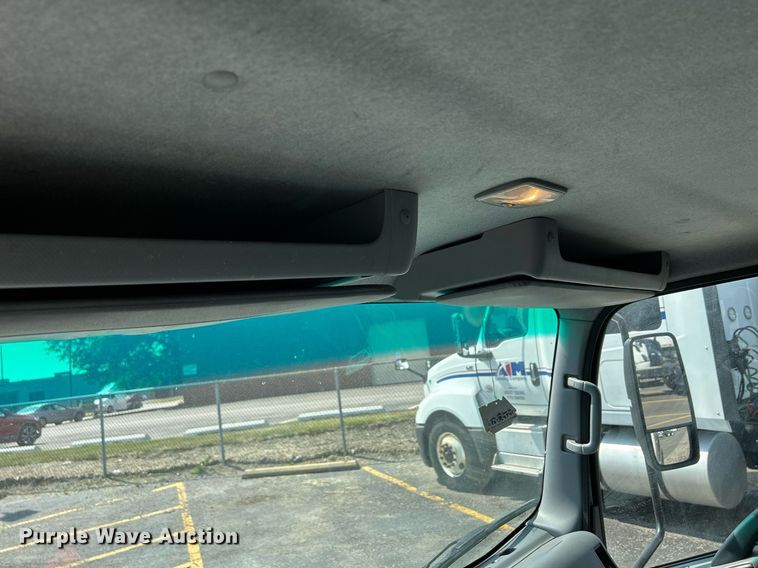 image for item DS8995 2016 Isuzu NRR  refrigerated truck