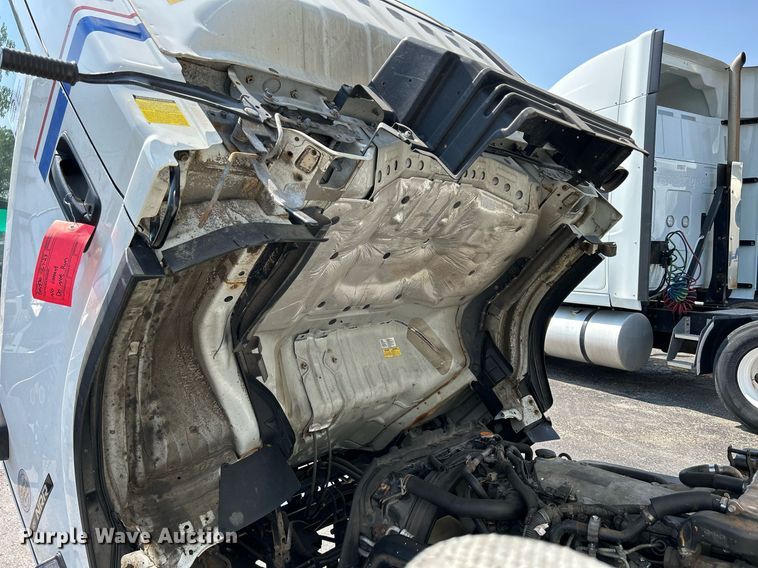 image for item DS8995 2016 Isuzu NRR  refrigerated truck