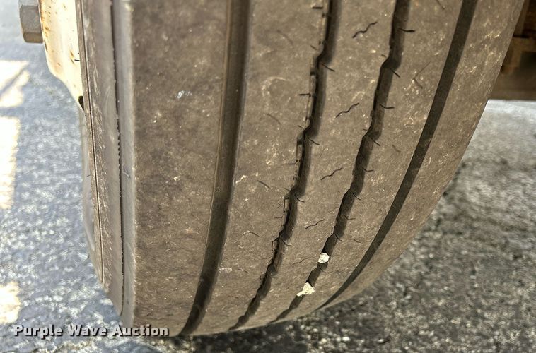 image for item DS8995 2016 Isuzu NRR  refrigerated truck