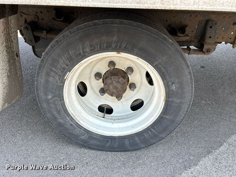 image for item DS8995 2016 Isuzu NRR  refrigerated truck