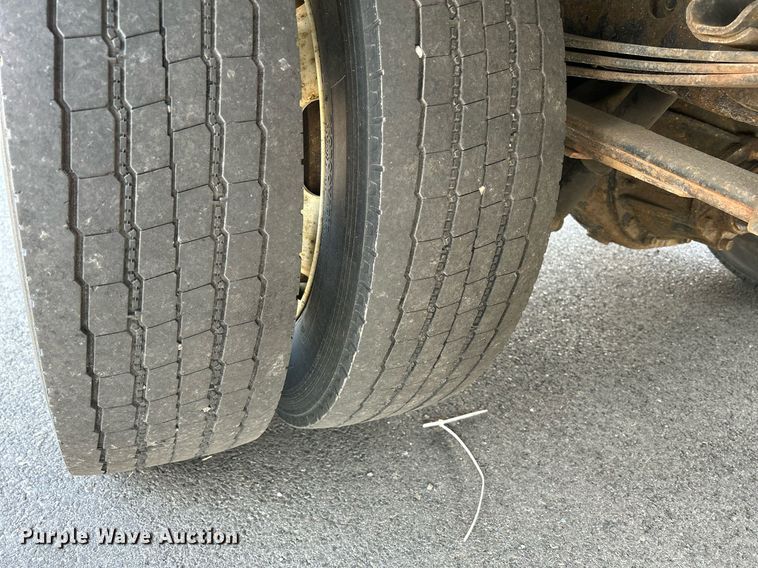 image for item DS8995 2016 Isuzu NRR  refrigerated truck