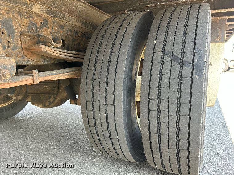 image for item DS8995 2016 Isuzu NRR  refrigerated truck