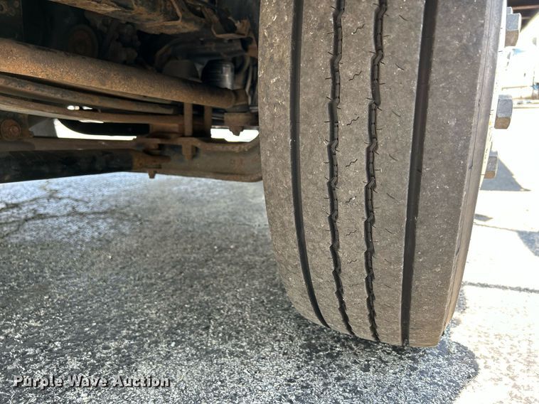 image for item DS8995 2016 Isuzu NRR  refrigerated truck