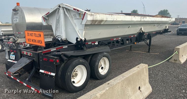 image for item DS8999 2005 Thurston  side dump trailer