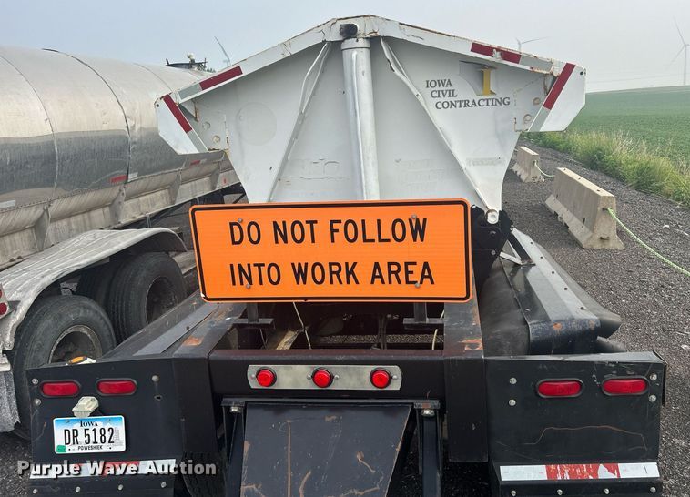 image for item DS8999 2005 Thurston  side dump trailer