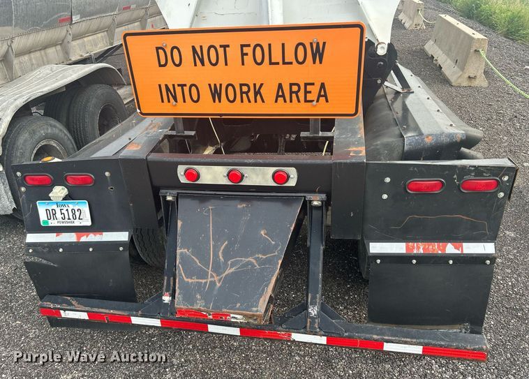 image for item DS8999 2005 Thurston  side dump trailer