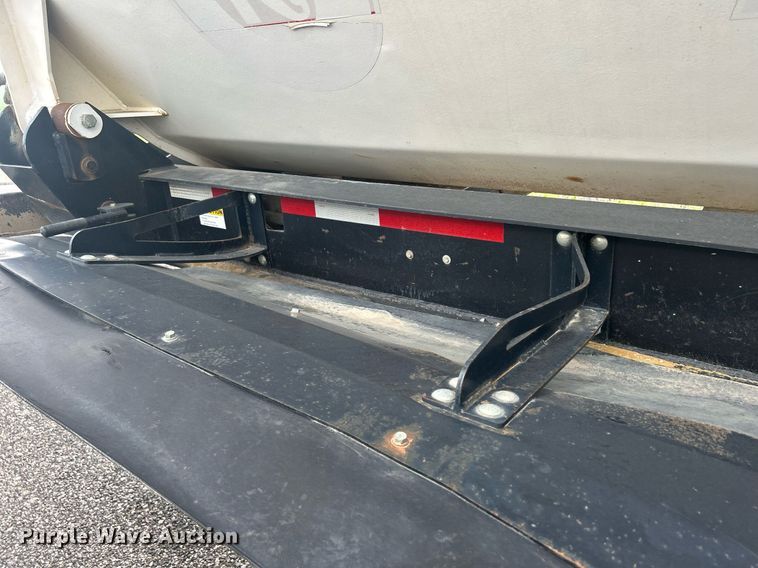 image for item DS8999 2005 Thurston  side dump trailer