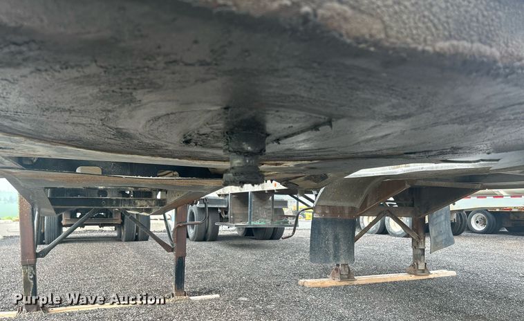 image for item DS8999 2005 Thurston  side dump trailer