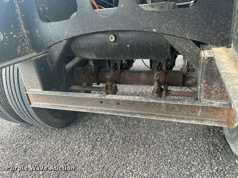 image for item DS8999 2005 Thurston  side dump trailer