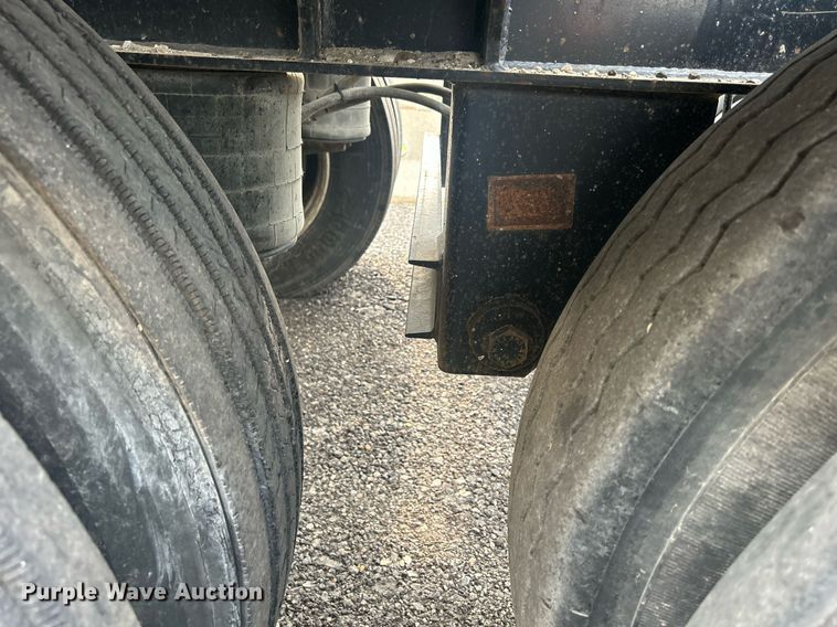 image for item DS8999 2005 Thurston  side dump trailer