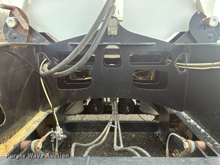 image for item DS8999 2005 Thurston  side dump trailer