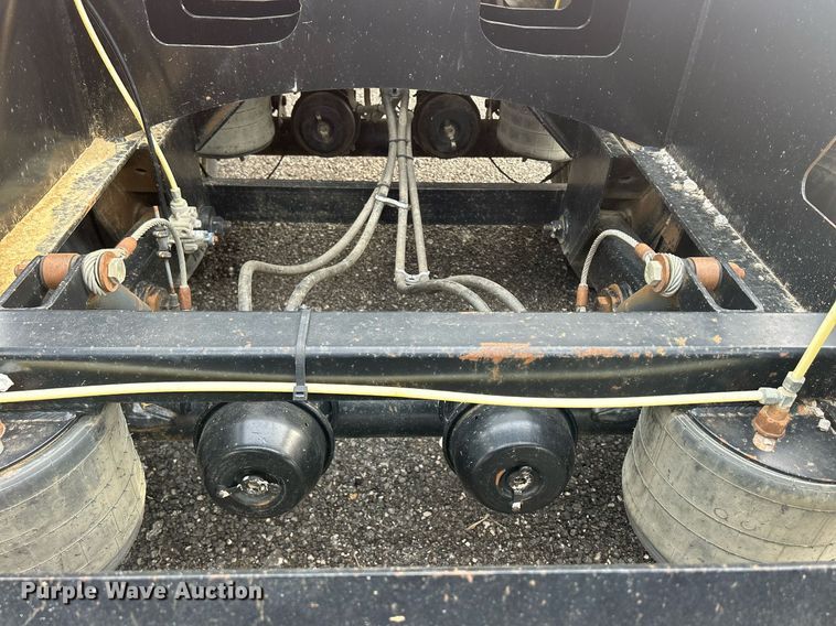 image for item DS8999 2005 Thurston  side dump trailer