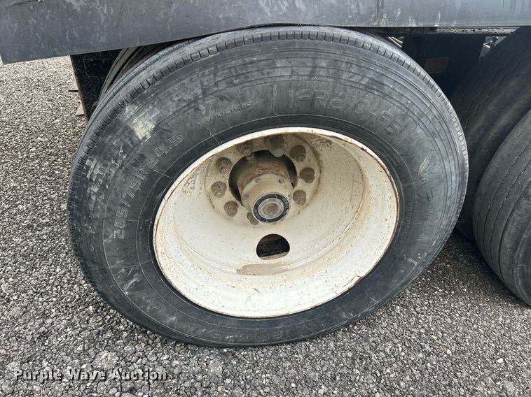 image for item DS8999 2005 Thurston  side dump trailer