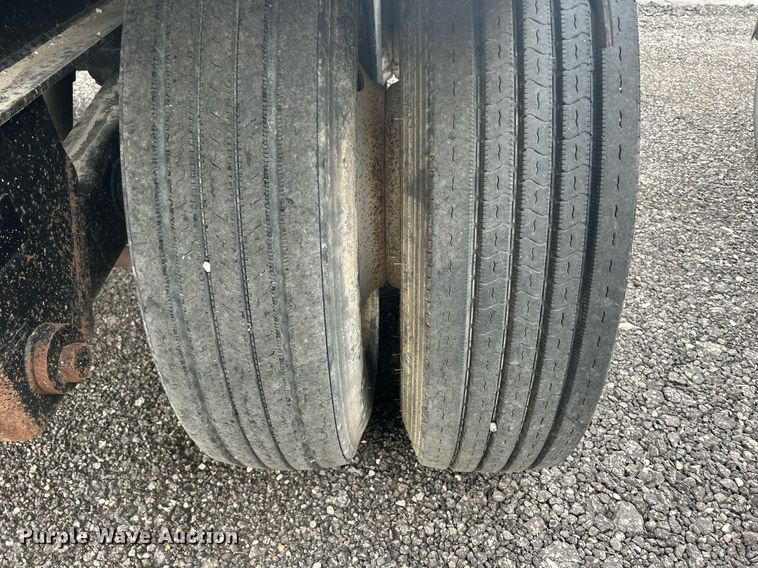 image for item DS8999 2005 Thurston  side dump trailer