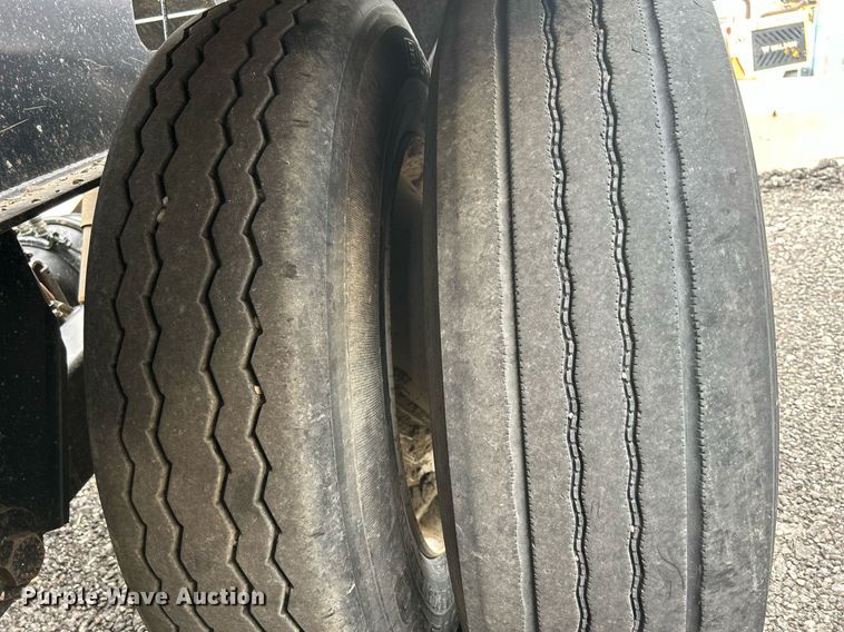 image for item DS8999 2005 Thurston  side dump trailer