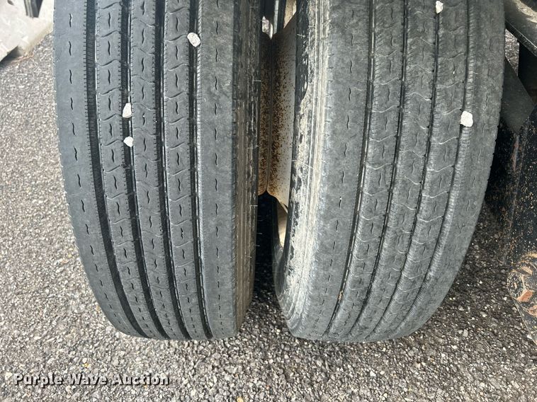 image for item DS8999 2005 Thurston  side dump trailer