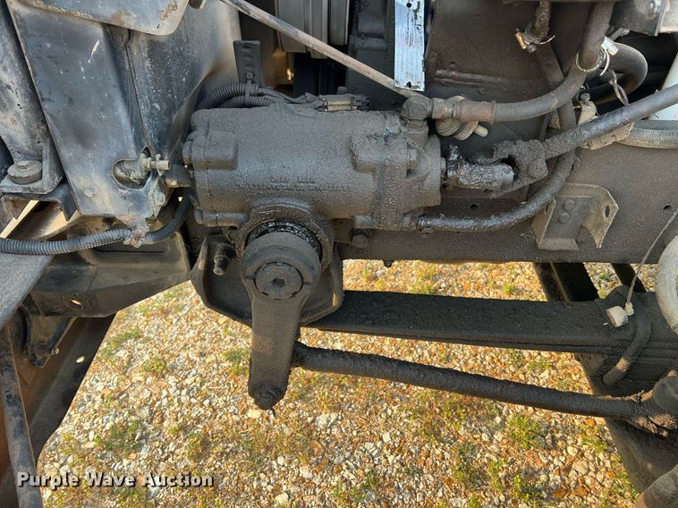 image for item II9150 1999 International 9400  semi truck