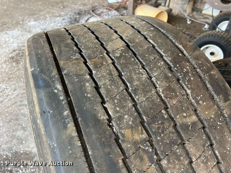 image for item II9151 Tires and wheels