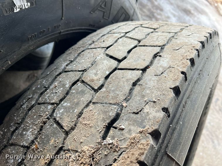 image for item II9151 Tires and wheels