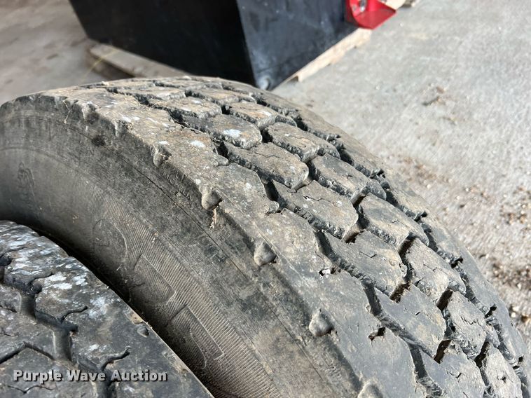 image for item II9151 Tires and wheels