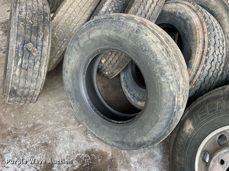 image for item II9151 Tires and wheels