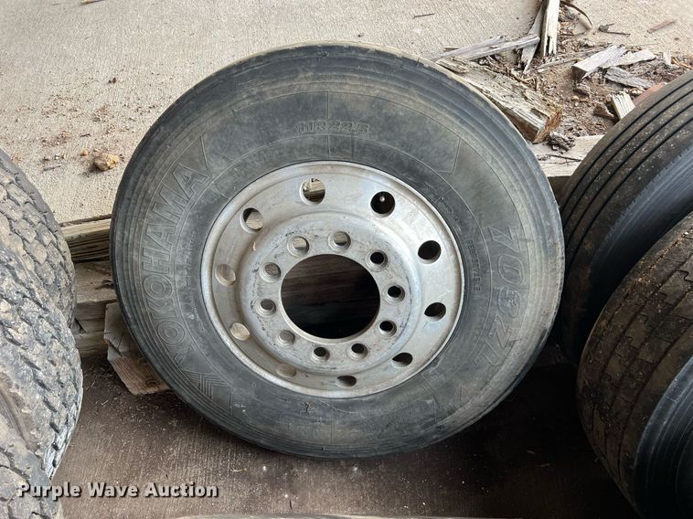 image for item II9151 Tires and wheels