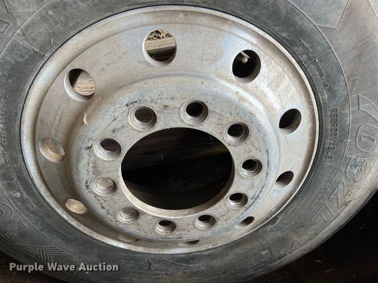 image for item II9151 Tires and wheels