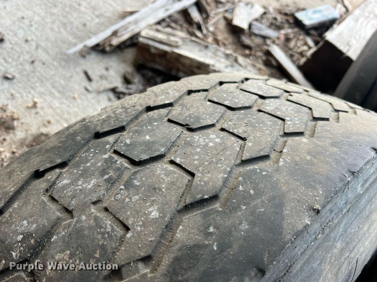 image for item II9151 Tires and wheels