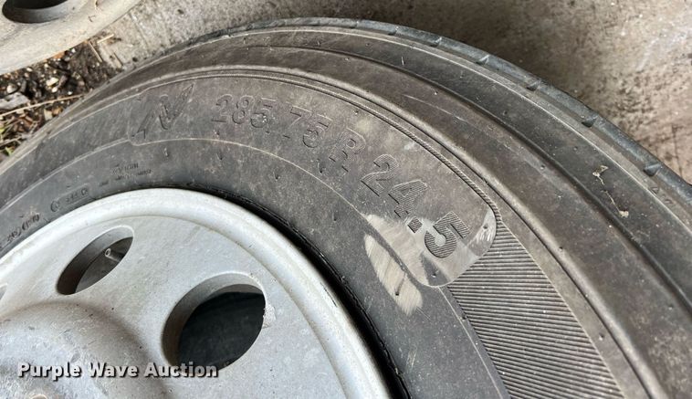 image for item II9151 Tires and wheels