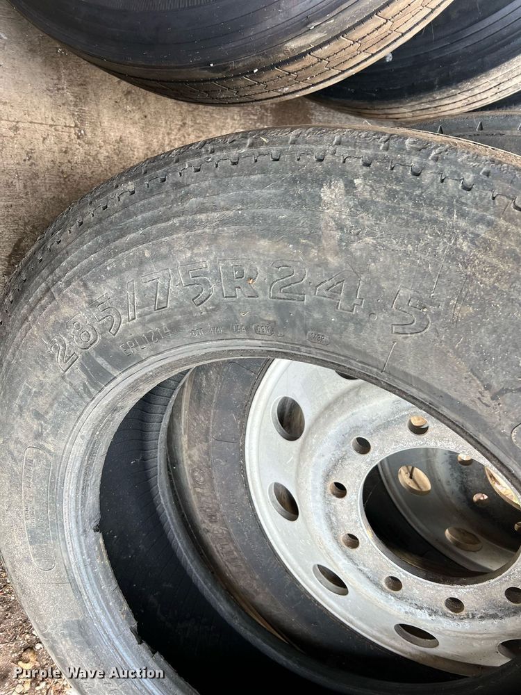 image for item II9151 Tires and wheels