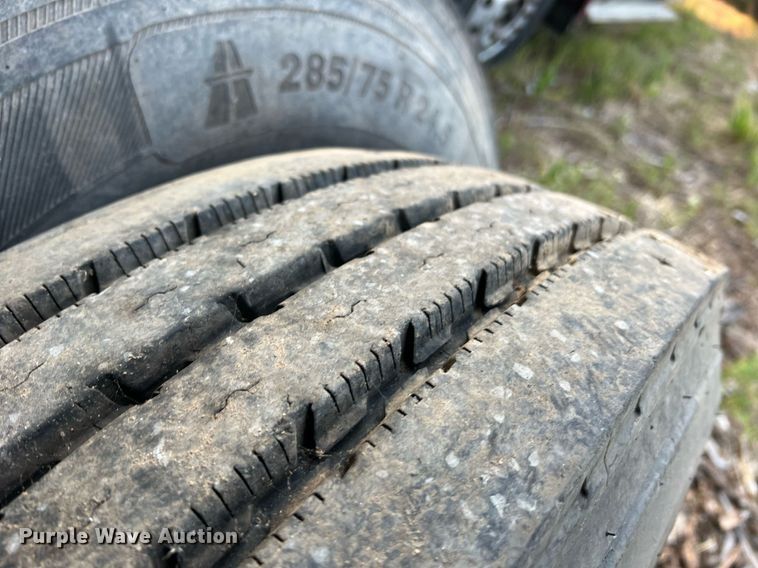 image for item II9151 Tires and wheels