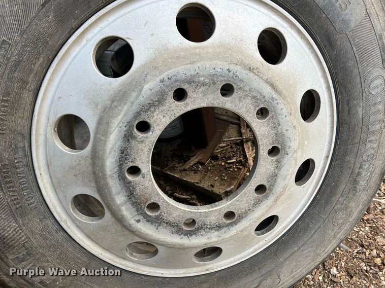 image for item II9151 Tires and wheels