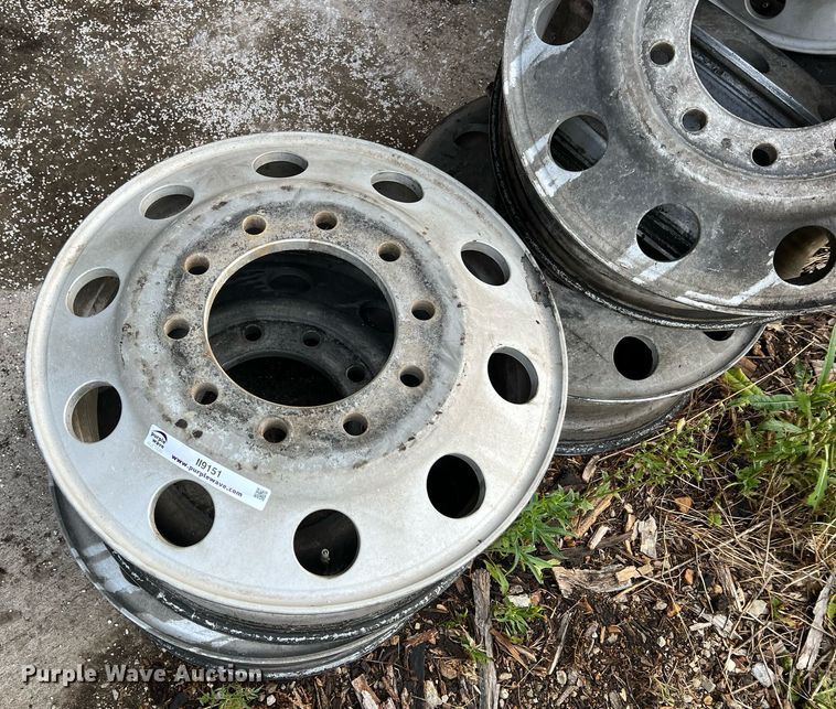 image for item II9151 Tires and wheels