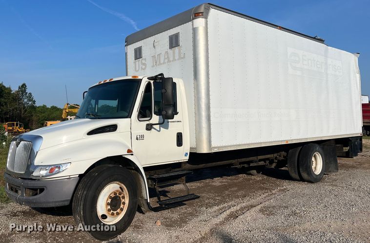 image for item II9199 2005 International 4300  box truck