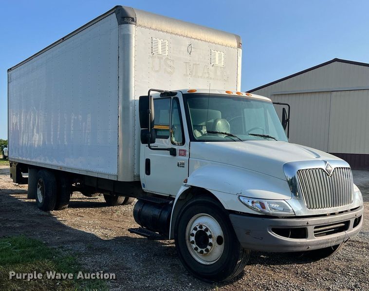 image for item II9199 2005 International 4300  box truck